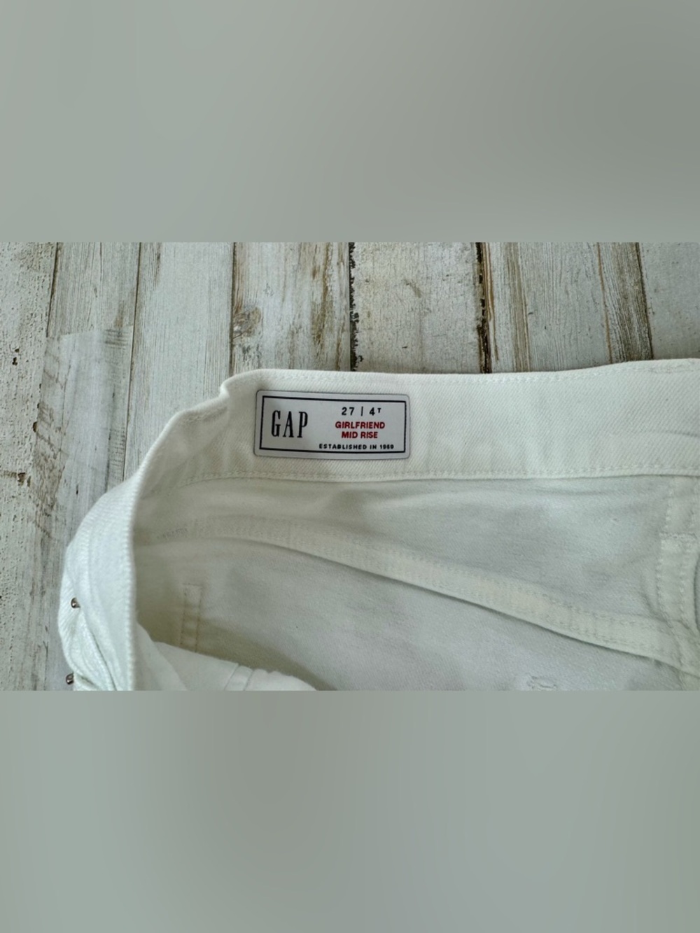 Gap Girlfriend Mid Rise Jean 27| 4T  White Jeans - Picture 4 of 12